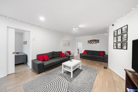 Photo 4 at 527 Glengarry Avenue, Nortown, Toronto