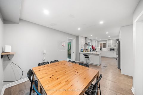 Photo 16 at 527 Glengarry Avenue, Nortown, Toronto
