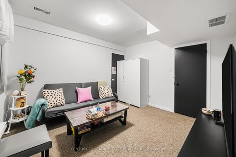 Photo 34 at 527 Glengarry Avenue, Nortown, Toronto