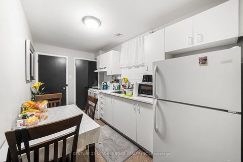 Photo 38 at 527 Glengarry Avenue, Nortown, Toronto
