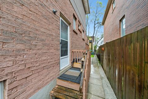 Photo 45 at 527 Glengarry Avenue, Nortown, Toronto