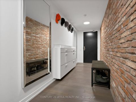 Photo 1 at 318 - 95 Bathurst Street, Waterfront Communities C1, Toronto