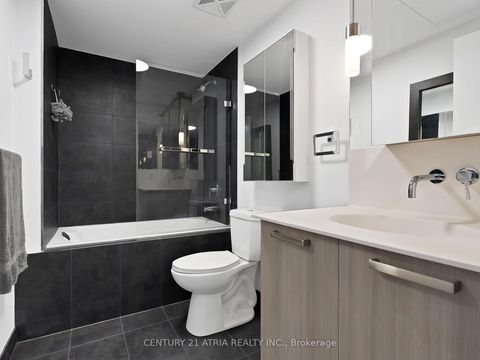 Photo 4 at 318 - 95 Bathurst Street, Waterfront Communities C1, Toronto