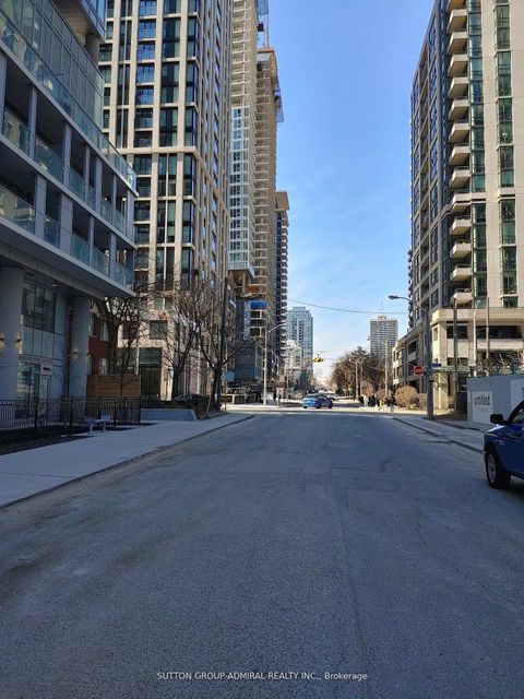 Photo 3 at 3410 - 99 Broadway Avenue, Mount Pleasant West, Toronto
