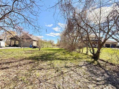 Photo 1 at 155 Riveredge Drive, Keswick North, Georgina