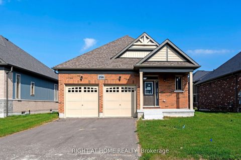 Photo 1 at 256 Duncan Street, Stayner, Clearview