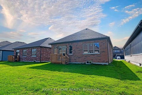 Photo 8 at 256 Duncan Street, Stayner, Clearview
