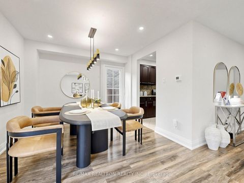 Photo 2 at 16 Foxglove Court, Unionville, Markham