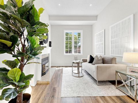 Photo 11 at 16 Foxglove Court, Unionville, Markham