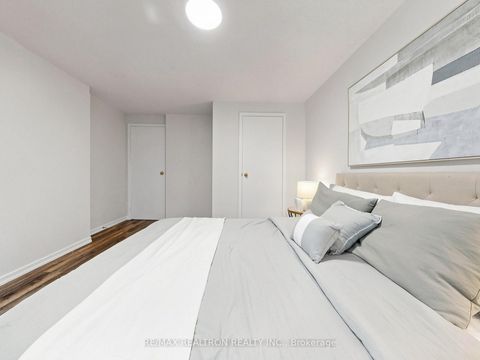 Photo 22 at 16 Foxglove Court, Unionville, Markham