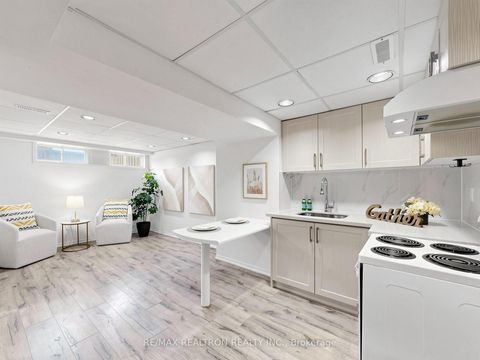 Photo 27 at 16 Foxglove Court, Unionville, Markham