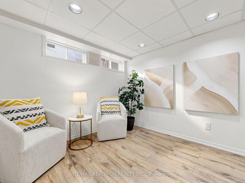 Photo 28 at 16 Foxglove Court, Unionville, Markham