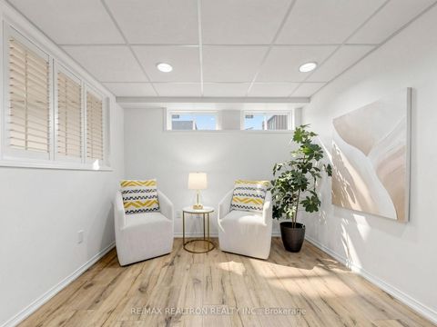 Photo 29 at 16 Foxglove Court, Unionville, Markham