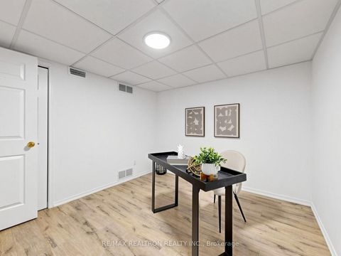 Photo 31 at 16 Foxglove Court, Unionville, Markham