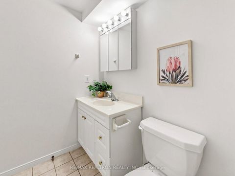 Photo 34 at 16 Foxglove Court, Unionville, Markham