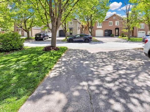 Photo 37 at 16 Foxglove Court, Unionville, Markham