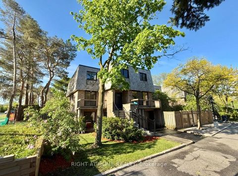 Photo 1 at 24 - 7 Vale Carse Way, Branson, Toronto