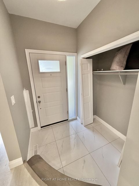 Photo 8 at 24 - 7 Vale Carse Way, Branson, Toronto