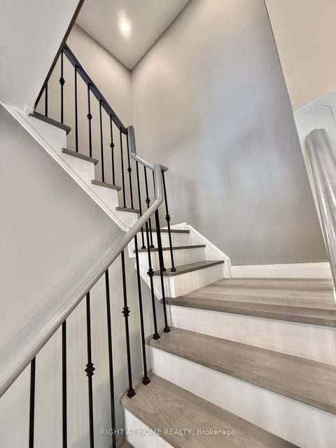 Photo 11 at 24 - 7 Vale Carse Way, Branson, Toronto