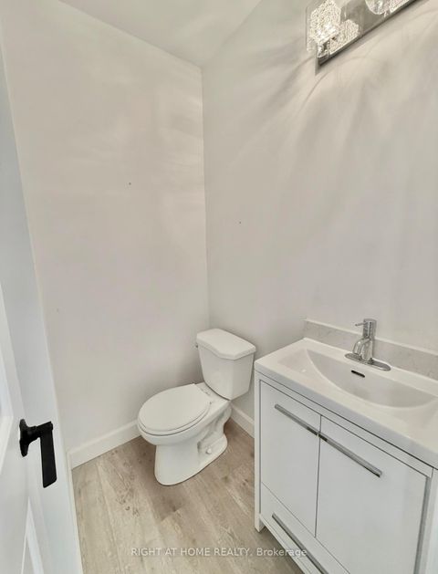 Photo 13 at 24 - 7 Vale Carse Way, Branson, Toronto