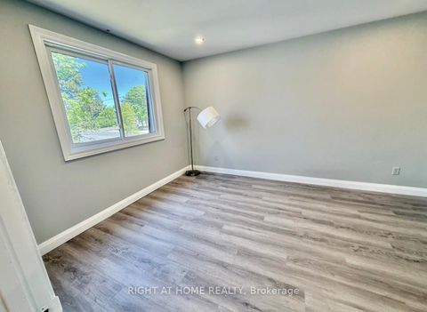 Photo 15 at 24 - 7 Vale Carse Way, Branson, Toronto