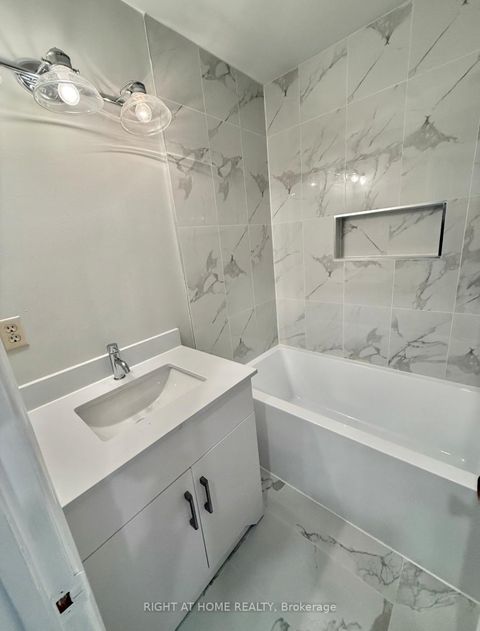 Photo 18 at 24 - 7 Vale Carse Way, Branson, Toronto