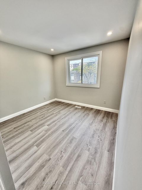 Photo 28 at 24 - 7 Vale Carse Way, Branson, Toronto