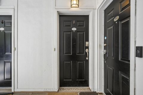 Photo 3 at 1011 - 18 Laidlaw Street, South Parkdale, Toronto