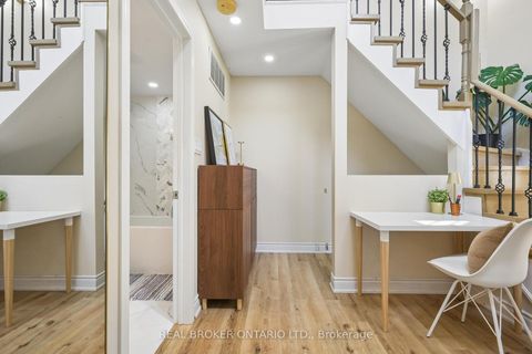 Photo 12 at 1011 - 18 Laidlaw Street, South Parkdale, Toronto