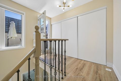Photo 17 at 1011 - 18 Laidlaw Street, South Parkdale, Toronto