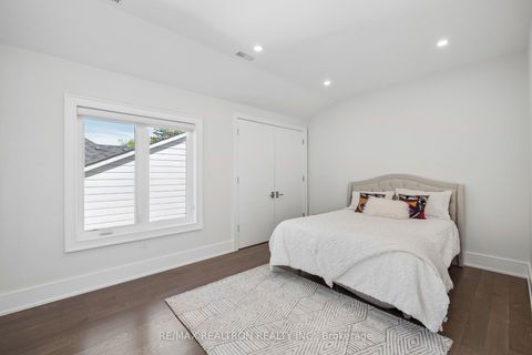 Photo 27 at 316 Parkview Avenue, Willowdale East, Toronto