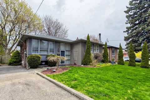 Photo 1 at 22 Woodgrove Drive, West Hill, Toronto