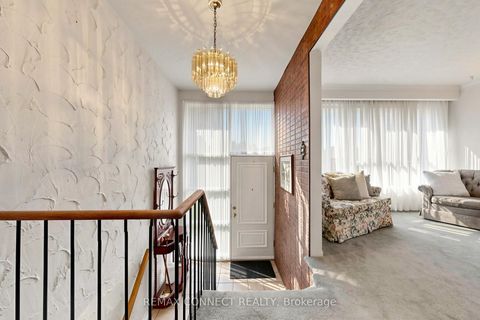 Photo 3 at 22 Woodgrove Drive, West Hill, Toronto