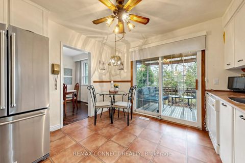 Photo 10 at 22 Woodgrove Drive, West Hill, Toronto