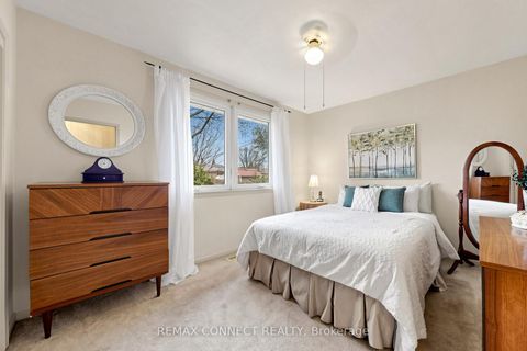 Photo 16 at 22 Woodgrove Drive, West Hill, Toronto