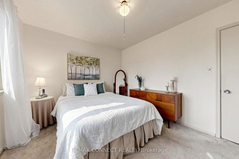 Photo 17 at 22 Woodgrove Drive, West Hill, Toronto