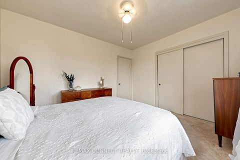 Photo 18 at 22 Woodgrove Drive, West Hill, Toronto