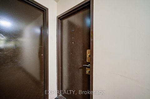 Photo 1 at 402 - 50 Lotherton Pathway, Glen Park, Toronto