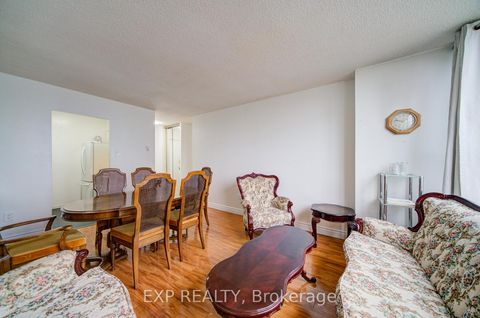 Photo 4 at 402 - 50 Lotherton Pathway, Glen Park, Toronto
