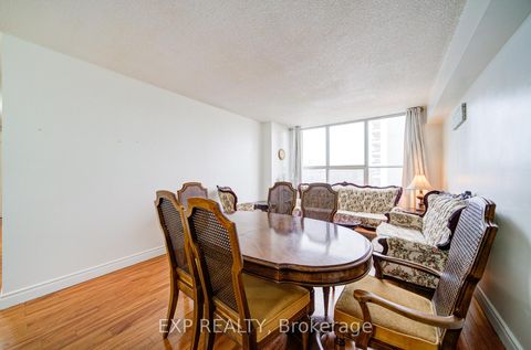 Photo 5 at 402 - 50 Lotherton Pathway, Glen Park, Toronto