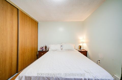 Photo 13 at 402 - 50 Lotherton Pathway, Glen Park, Toronto