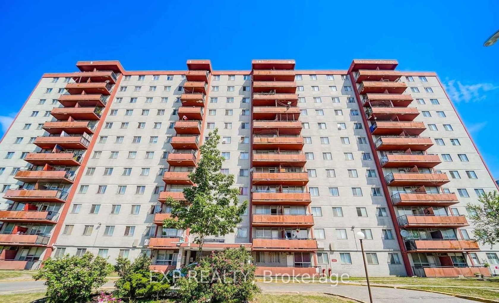 402 - 50 Lotherton Pathway, Glen Park, Toronto 