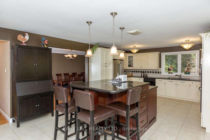 Photo 9 at 5 Worden View, Rural Halton Hills, Halton Hills