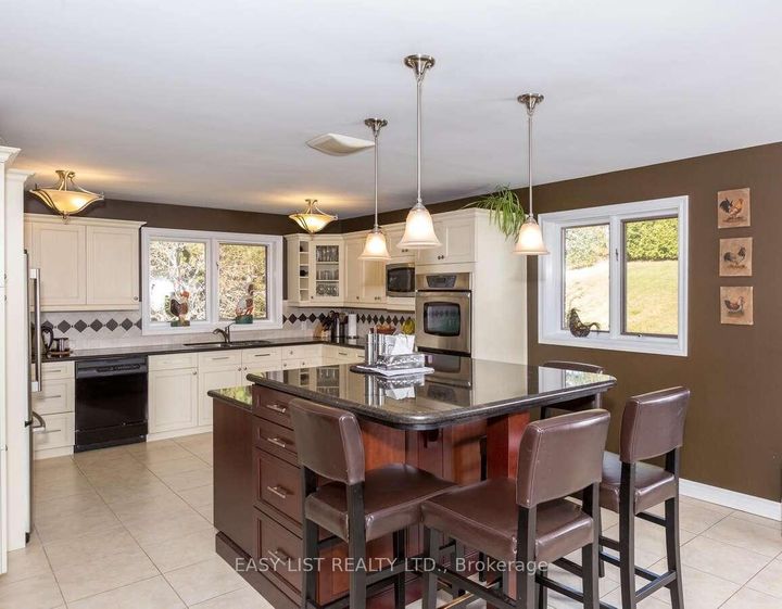 Photo 11 at 5 Worden View, Rural Halton Hills, Halton Hills