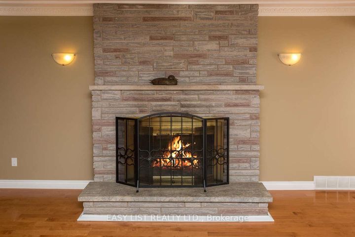 Photo 17 at 5 Worden View, Rural Halton Hills, Halton Hills