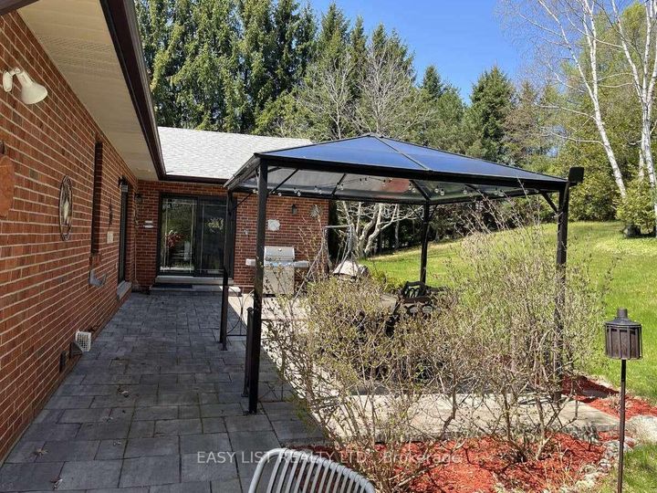 Photo 32 at 5 Worden View, Rural Halton Hills, Halton Hills