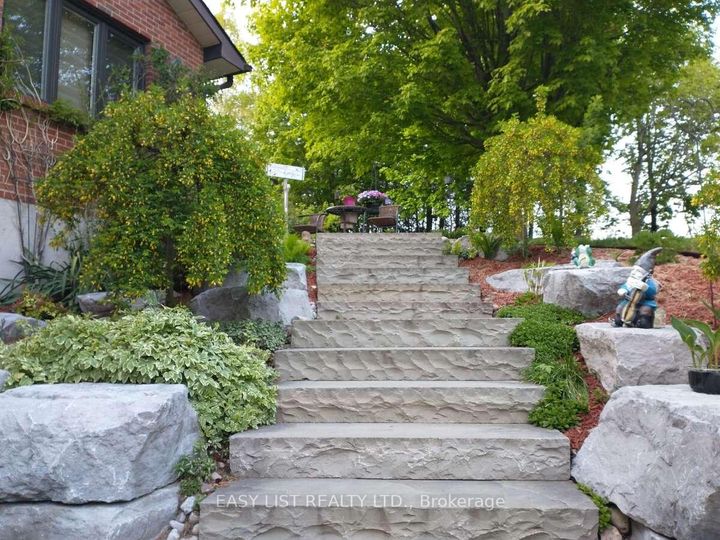 Photo 34 at 5 Worden View, Rural Halton Hills, Halton Hills