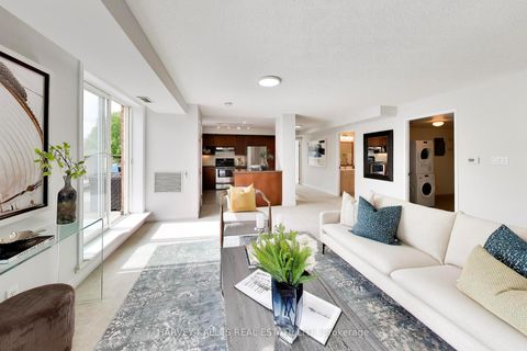 Photo 3 at 401 - 645 Millwood Road, Mount Pleasant East, Toronto