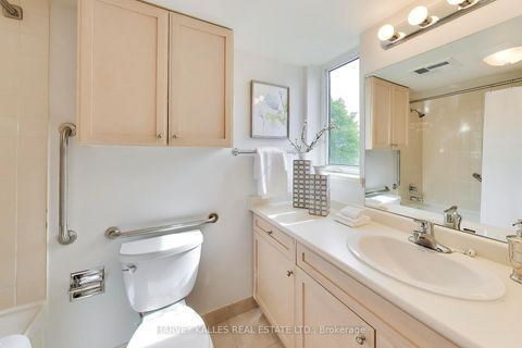 Photo 13 at 401 - 645 Millwood Road, Mount Pleasant East, Toronto