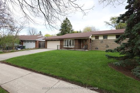 Photo 2 at 83 Pegasus Trail, Woburn, Toronto